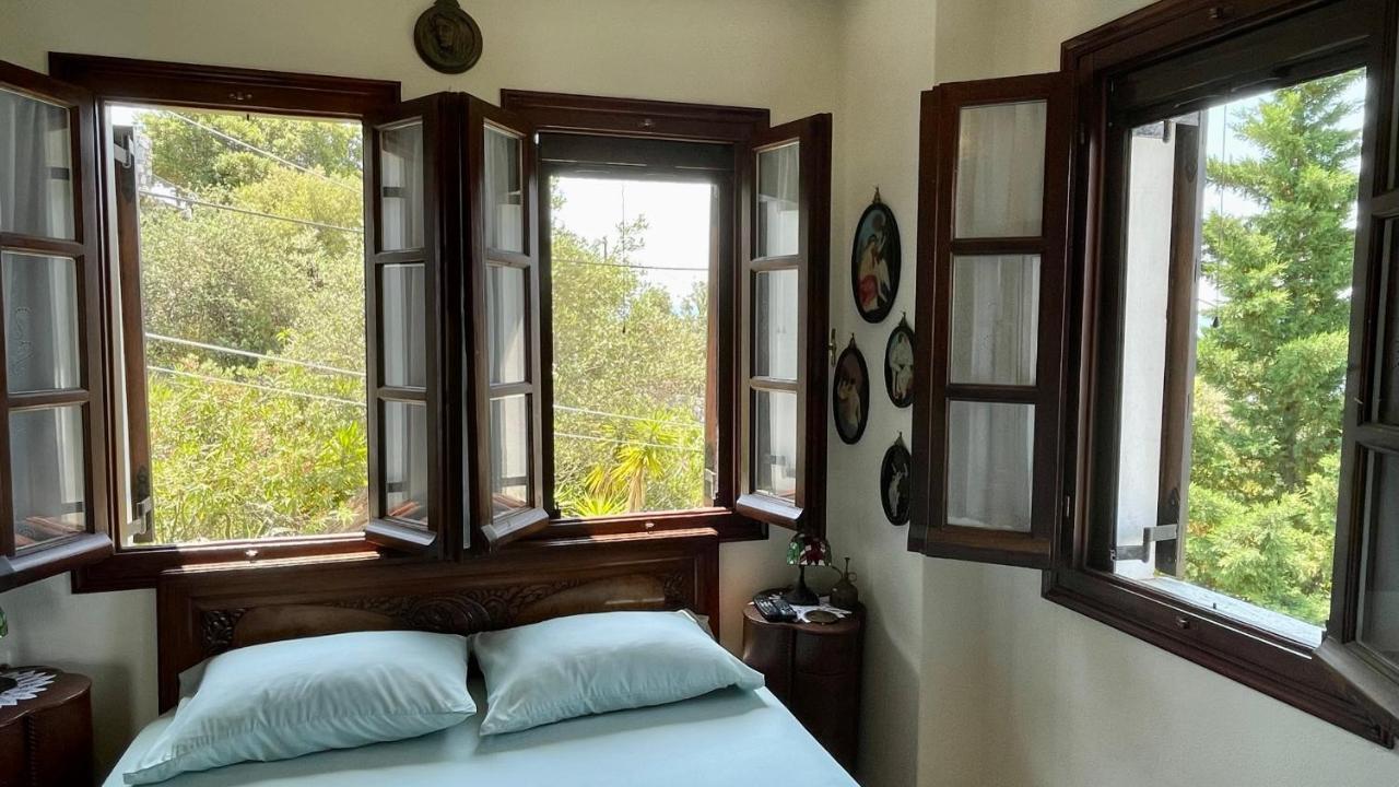 Iris Sea View Villa อาฟิสโซส ภายนอก รูปภาพ