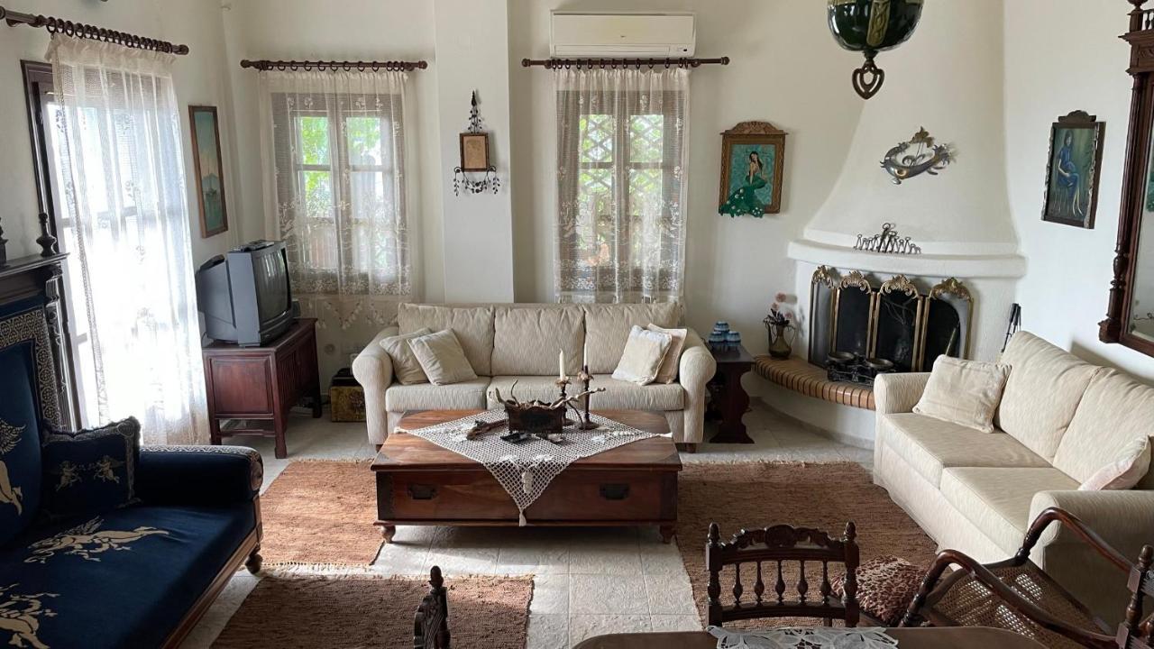 Iris Sea View Villa อาฟิสโซส ภายนอก รูปภาพ