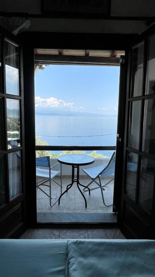 Iris Sea View Villa อาฟิสโซส ภายนอก รูปภาพ